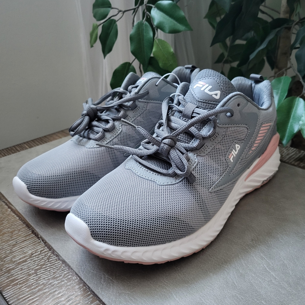 NWT FILA Trazoros Energized 2 Women's Sneakers in Grey Pink Size 11 Athleisure